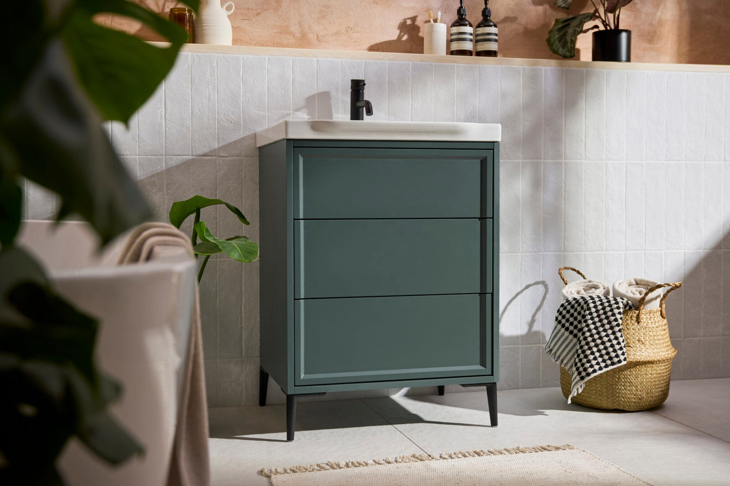 Scudo Bota Freestanding Vanity