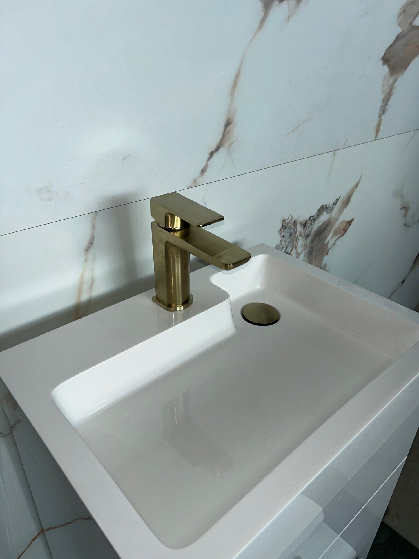 2-in-1 Toilet/Basin offer