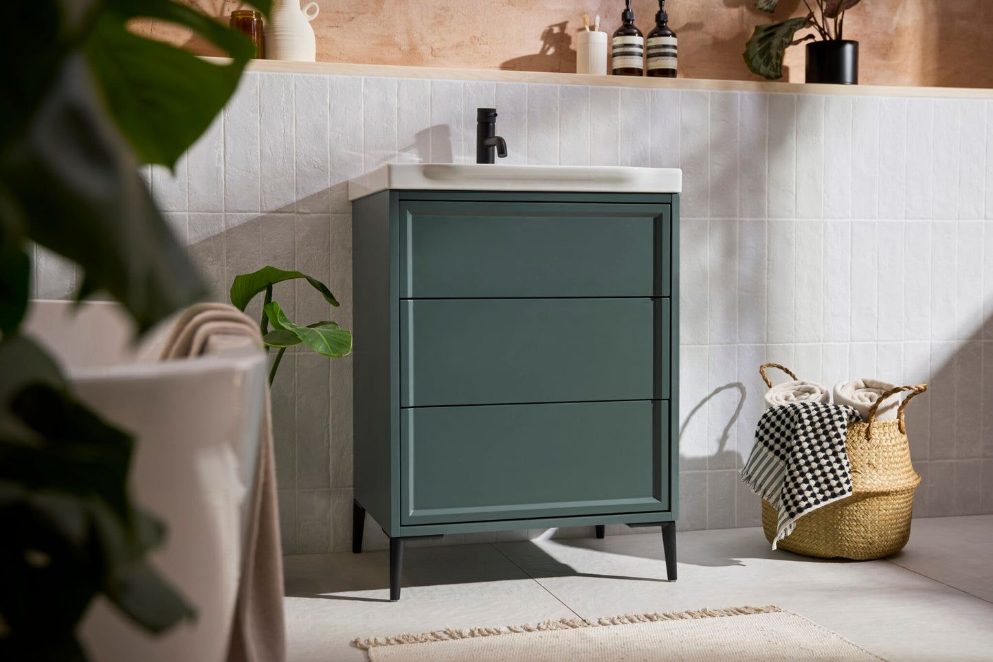 Scudo Bota 500/600/1000m Floor Standing Cabinet & Basin
